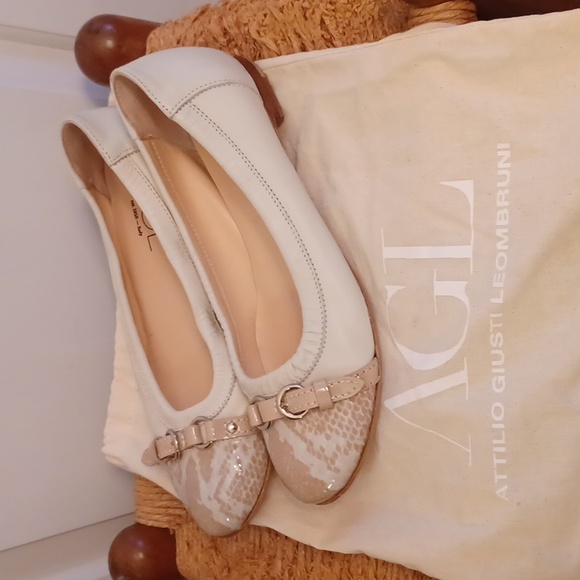 AGL Size 37.5 Cream Ballet Flats With Beige Patent Leather Snakeskin Toe Caps - Picture 5 of 5